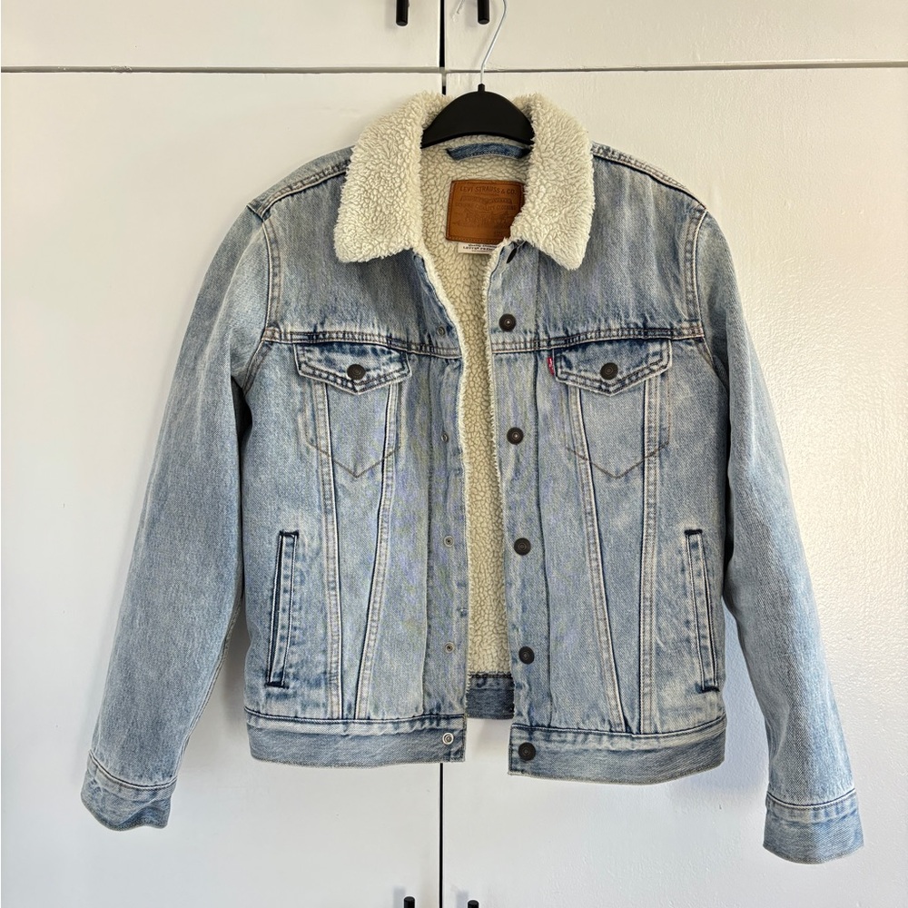 Levi’s Women Sherpa Trucker Jacket